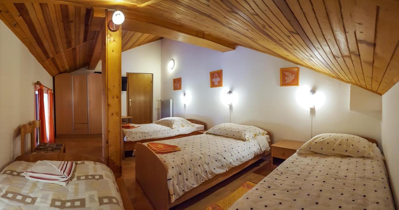 Rooms With Shared Kitchen Zver, Great For Hikers Hudajuzna Exteriér fotografie