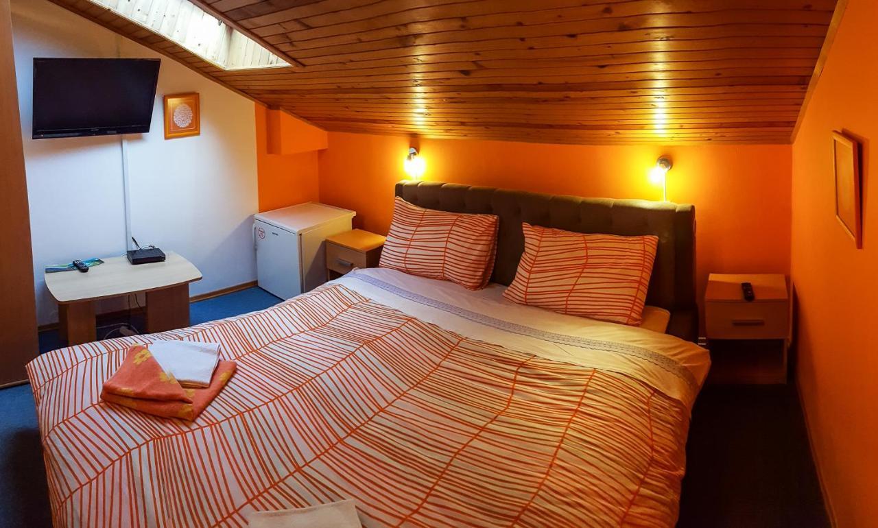 Rooms With Shared Kitchen Zver, Great For Hikers Hudajuzna Exteriér fotografie