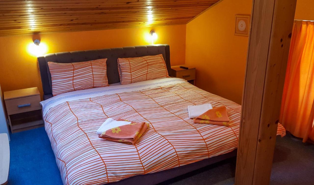 Rooms With Shared Kitchen Zver, Great For Hikers Hudajuzna Exteriér fotografie